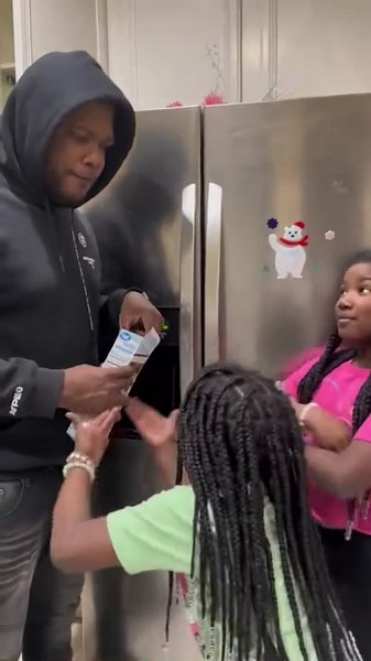 Siblings Insist On Sharing, And It Ends Hilariously
