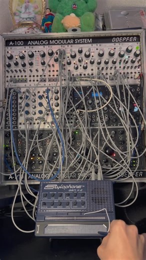 Acidclank on Instagram: "Gamelan scale @stylophone_official #stylophone #stylophonegenx2 #modularsynth #eurorackmodular #modular #gamelan"