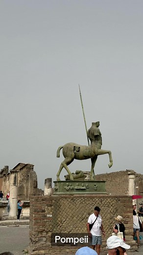 Discover the Lost City of Pompeii: Roman History Comes Alive!