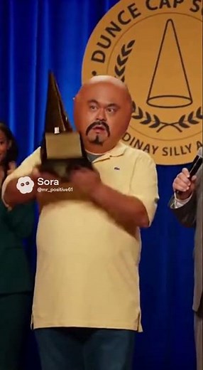 Fat Bald Sicilian Wins Stupid Man Of The Year Award 🏆 #streetsmartpolitics #gotti #trollarmy #SoFlo