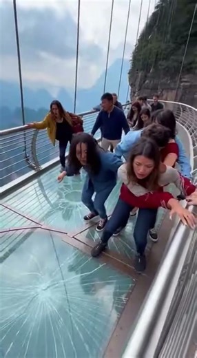 Sky Glass Pod SHATTERS! Tourists Scream in Terror 😱💥 #HeartStopper #GlassBridge