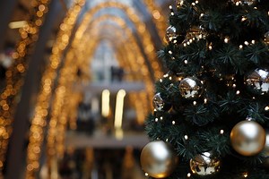 Christmas Songs: Listen To 15 Spanish Holiday Tracks To Get You Through The New Year!