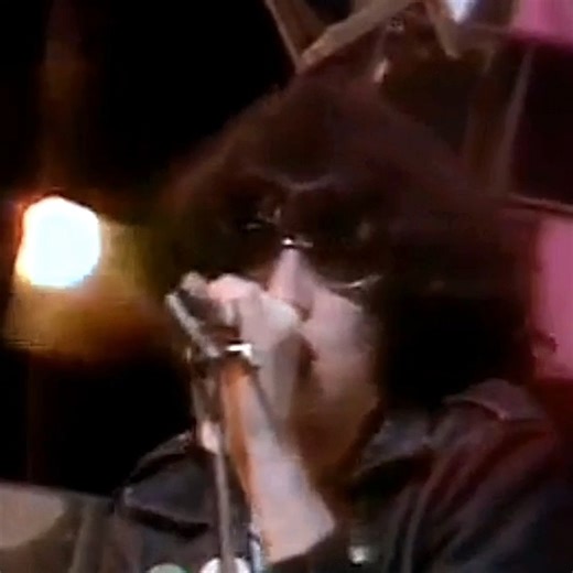 RAMONES - Don't Come Close Live On Top Of The Pops | Ramones Forever