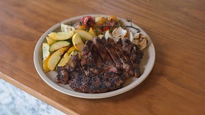 315K views · 192 reactions | When it comes to grilling, nothing beats simple and in-season! See how Chef Mike cooks up the perfect summertime ”meat & three” with our Prime Beef Ribeye Steak, on-the-vine Ruby Rows and Golden Rows Cherry Tomatoes, and sweet vidalia onions along with summer squash. Instructions are at the end of the video. 數暈勒 | Private Selection | Facebook