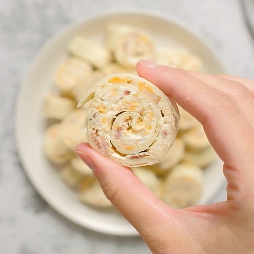 10K views · 51 reactions | Crack Chicken Pinwheels – I am OBSESSED with these sandwiches! So simple to make with rotisserie chicken and precooked bacon. Can make ahead of time and refrigerate until ready to eat. Use low-carb tortillas for a low-carb meal. GET THE RECIPE➡️ https://www.plainchicken.com/crack-chicken-pinwheels-football-friday/ | Plain Chicken | Facebook