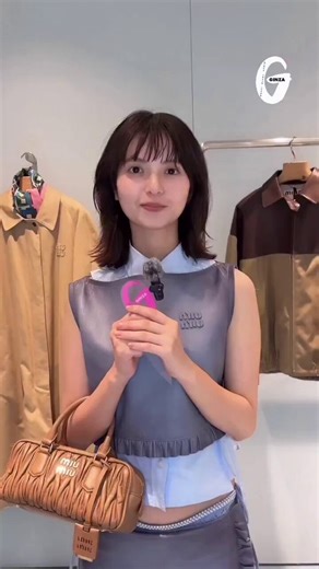 @asuka3110_love NEW飛鳥さんすでに #miumiu でお披露目されてました！めちゃんこ可愛い。。最強さん @asuka3110_love 見つけるの早すぎ！！笑#齋藤飛鳥 https://t.co/SqcXlxmIGp