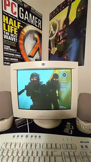 Counter-Strike 2 Gameplay on a Retro PC Setup #cs2 #counterstrike #pcgaming #cs2clips