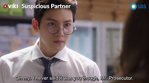That's certainly one way to make an impression at a new job! Watch Nam Ji Hyun and Ji Chang Wook for more hysterical moments in 'Suspicious Partner': http://bit.ly/2pDm9K6 | Viki