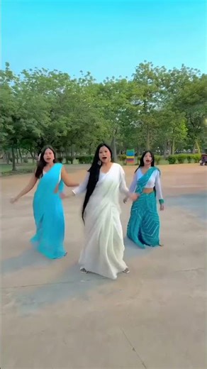 Saree ke fall sa #dance #trios #viralgirl #longhair #sareekefallsadance #ytshortsindia #shootdiaries