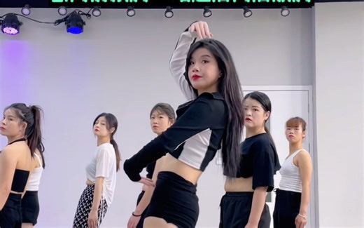 三个步骤教会你下半身Wave，快跟着一起学起来吧😜 #下半身Wave教程 #舞蹈 #快来和我一起跳舞吧