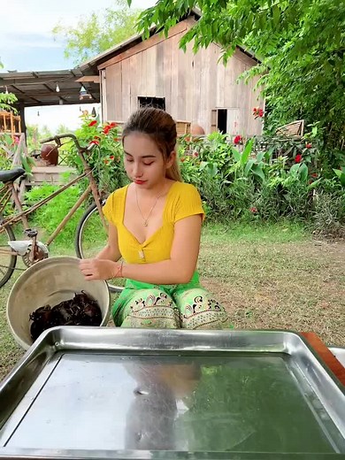 Crab stir-fry cook recipe and eat. #primitive_technology_cooking #food #tiktok #cooking