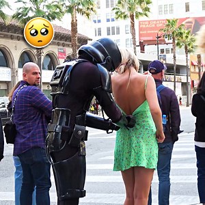 Girl Forgets To Zip Up Her Dress👗| Social Experiment | No One Cares Videos