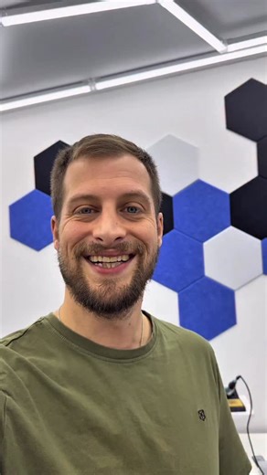 12K views · 783 reactions | Samsung Galaxy S23 Ultra mit Displayschaden  Die Reparatur fast so teuer wie der Wert des Handys 凉 Wenn man es selber macht, lohnt es sich, Handyreparaturen kann man relativ einfach erlernen und somit sich wirklich viel Geld sparen im Leben (Bitte aber an alten Geräten vorher üben) Selber machen spart gut 30-50% im Vergleich zum Reparaturpreis  | Ilke Fundaoglu | Facebook