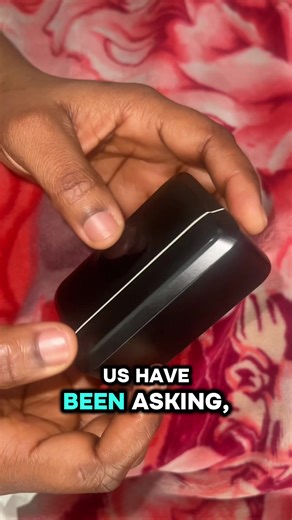 Check out this amazing microphone I got from the TikTok shop! It's a super small microphone that clips onto your shirt and connects via Bluetooth. This thing is perfect for content creators and anyone who needs high-quality audio. It's more affordable than others you find in stores and delivers great results. If you're on a budget, this is one of the best options out there. Don't miss out—grab one now and elevate your audio game! #theloveofawoman #Psmedia #clearbackground #microphone #content