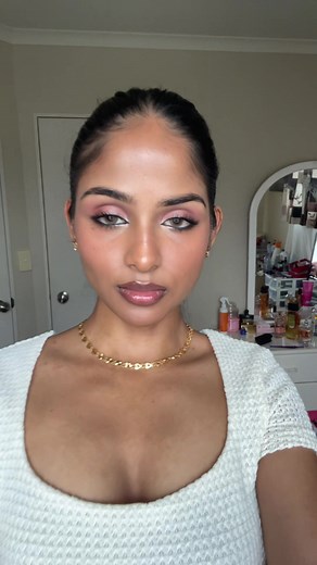 Stylish Graphic Design T-Shirt for Creative Looks