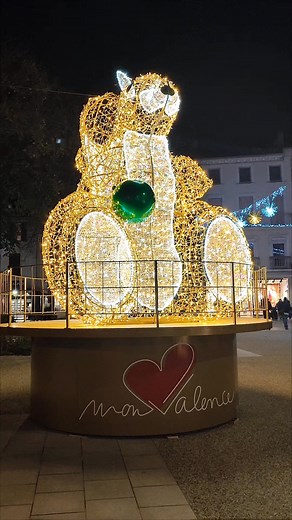VALENCE ♥️✨🎡🎄🐻✨🐿️💫 #moncoeurvalence #villedevalence #bravo #valenceville #valencedrome #vivevalence #valence #drôme #drome #sophieetmarc #lumieres #france | Orsi Véricel-Boldizsár