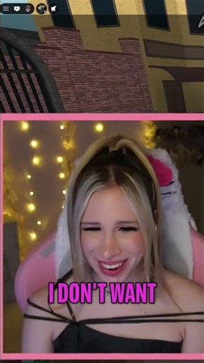 Roblox Knife & Gun Shop Surprise! Epic Troll & Trade! #shorts