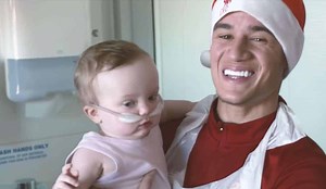 Watch the Reds' Christmas visit to Alder Hey Children's Hospital