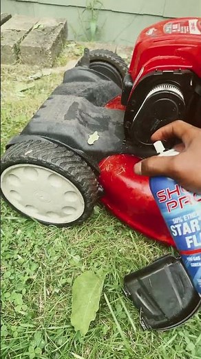 how to use starter fluid {lawnmower} 🏚️#lawncare #kidfriendly #investment