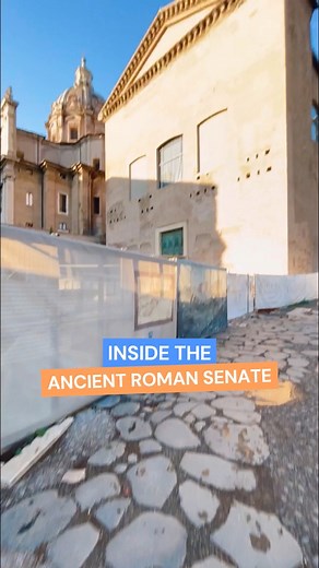 How to visit? ➡️This the Curia Iulia, the senate building of Ancient Rome.We are talking about a building which is almost 2000 years old!But when you look at the Curia, don’t you think it is actually extremely well preserved to be that old, compared to many other ancient Roman ruins?🔸This is because while the rest of the Roman buildings were abandoned and turned into quarry for materials, in the Middle Ages, the Curia was turned into a church, the church of Sant’AdrianoThis means that since the