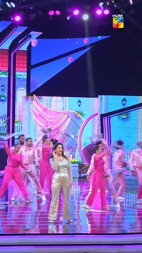 1.1M views · 11K reactions | Don't Forget To Watch The 22nd HUM Lux Style Awards!  Premiering Tonight✨ Red Carpet At 7:30 PM Main Show At 8:00 PM #LSA2024 #HUMTV | HUM TV | Facebook