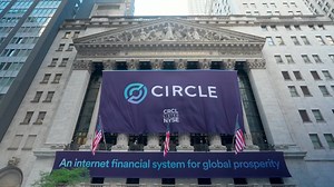 1.2K views · 19 reactions |  L’émetteur du stablecoin USDC, Circle, est officiellement coté en bourse. | Le Journal du Coin - Actu Bitcoin, Ethereum, Cryptomonnaie & Blockchain | Facebook