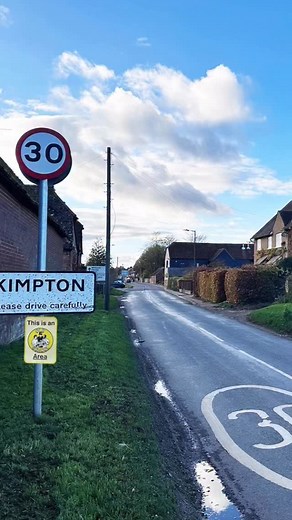 Kimpton is my hometown. This four layer print is my tribute to the village and old school rave vibes - all hand pulled screen printing, no digital shortcuts. Find me and the Screen Print in person @kimptonchristmasmarket Saturday, November 29th 12-4pm. ONLINE NOW #OldSchoolArea #ScreenPrint #kimpton #RaveCulture #AcidHouse #kimptonchristmasmarket #KimptonVillage #4LayerScreenPrint | Oli Fowler Art