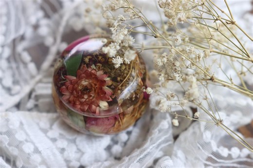 Custom Floral Resin Ring Box: Wedding Keepsake, Memorial Flowers - Etsy