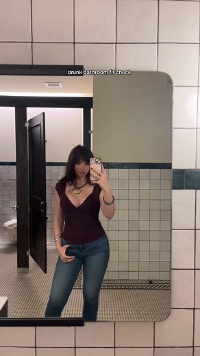 liv on Instagram: "outfit giving aunt cass a lil"