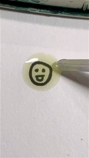 Simple Smiley Art That Feels So Satisfying