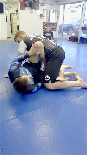 Butterfly → Leg Lock Finish 🔥