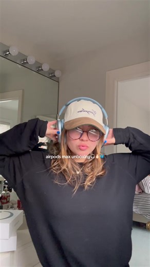 AirPods Max Unboxing: Discover Premium Headphone Features