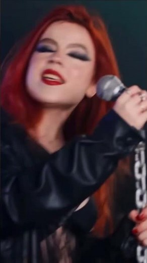 This performance will remain in history 🤘🏼 #theironcross #rock #redhead