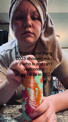 And that’s the truth! 🤷🏻‍♀️ Everyone wants to be your friend when it benefits them, but treat you like crap behind your back. #truth #fyp #followme