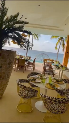 Dine in our new restaurant with breathtaking views! 🍽✨ Have you had the chance to experience the magic of our new restaurant yet? #NewRestaurant #BreathtakingViews #DineWithUs #bonaire | Plaza Beach & Dive Resort Bonaire