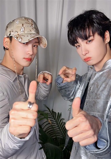 Big Ocean 'Ego' Sign Language Performance