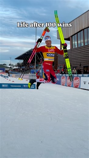 How does it feel @johanneshk 🦄 At least the guy knows how to hold a bet 😎 #fiscrosscountry #wintersport #worldcuptrondheim | FIS Cross-Country Skiing