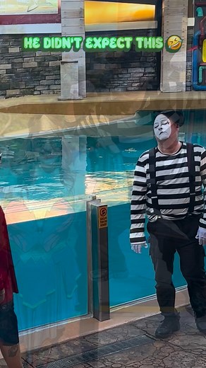 16K views · 15K reactions | Best moments Tom mime Seaworld to make you laugh 藍 #seaworldmime #tomthemime #fun #mime #funnyvideos #funny #comedy #seaworld #seaworldorlando #funnyshorts #fblifestyle #humor | Eryka Travel | Facebook
