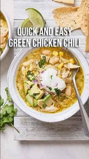 Quick and easy green chicken chili