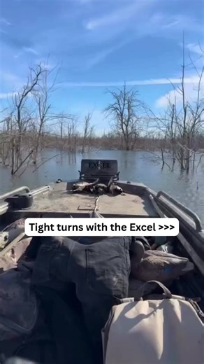 Tight turns and shallow water, right where the Excel feels at home. 🚤💨 📸: @johncaseyc on camera duty. #ExcelBoats #ExcelTomahawk #ShallowWater #BuiltForBoth #BoatLife #OnTheWater #WaterfowlLife | Excel Boats