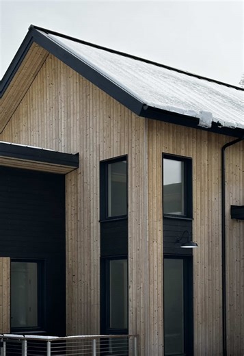 Material juxtaposition at work. Playing with contrast allows each material to do what it does best. Warm wood softens harder elements, while stone and metal bring structure, weight, and clarity. When opposites are placed side by side, textures become more tactile and surfaces feel more intentional. The architecture gains depth through restraint and balance, creating a layered composition where each material strengthens the presence of the next.