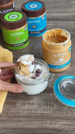 Yogurt just isn't yogurt without a little #almondbutter razzle dazzle. 💁‍♀️ | Barney Butter