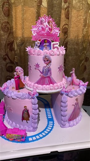 Vlog anniversaire de ma star : gâteau, fête et moments viraux