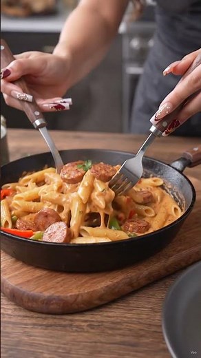 Creamy Cajun Sausage Pasta – Comfort Food at Its Finest!🔥