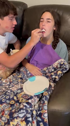 When your boyfriend takes care of you after you get your wisdom teeth out🥰