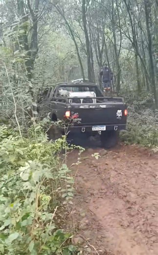 2.9K views | Ford F-250 Powerstroke in its natural Habitat makes awesome sound  #f250 #f250diesel #trilha #offroad #ford #4x4offroad #barro #diesel #Mud #turbo  4x4serragaucha (copyright) | OFFROADCRACKS.com | Facebook