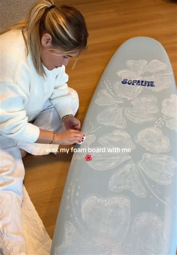 How to Wax a Surfboard: Hibiscus Flower Surf Wax Design