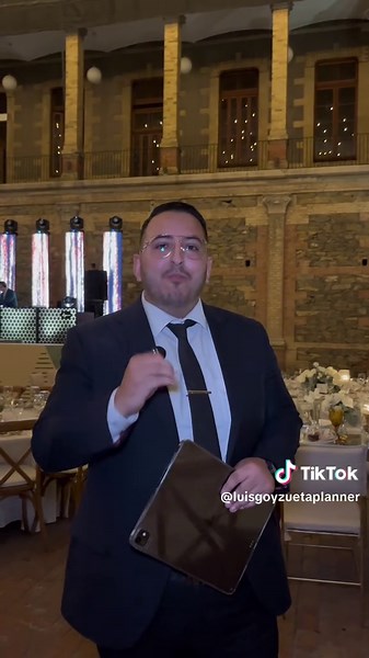 First Look Wedding Inspiration: Selene and Carlos