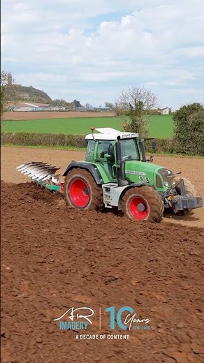 Fendt 820 & 5 Furrow Kverneland Turning Ground At Herron Farms