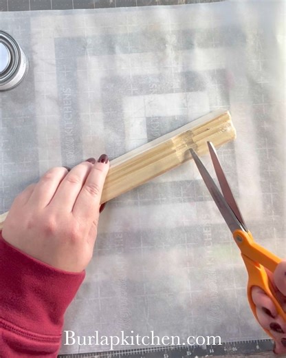 Farmhouse bee using a paint stick | Burlap Kitchen